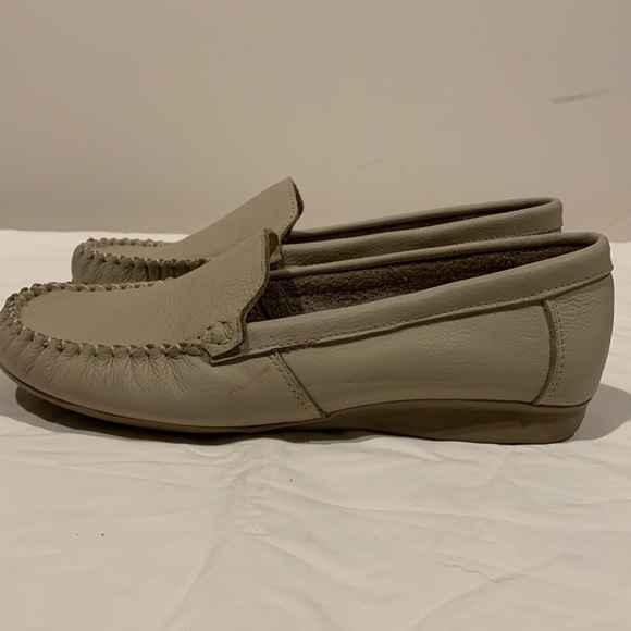 Charleston Shoe Co. Flats - Picture 6 of 8